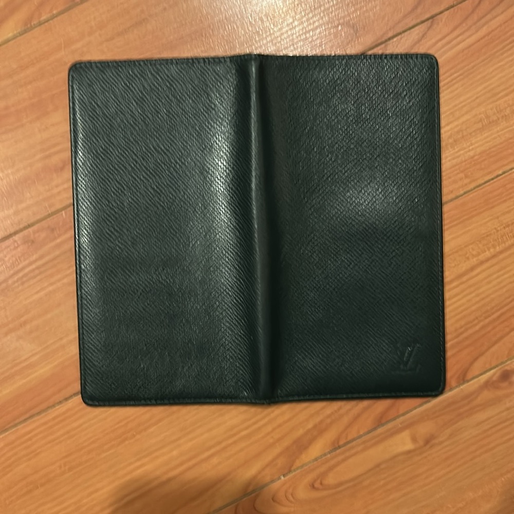 Louis Vuitton Green Leather Wallet - Picture 4 of 8